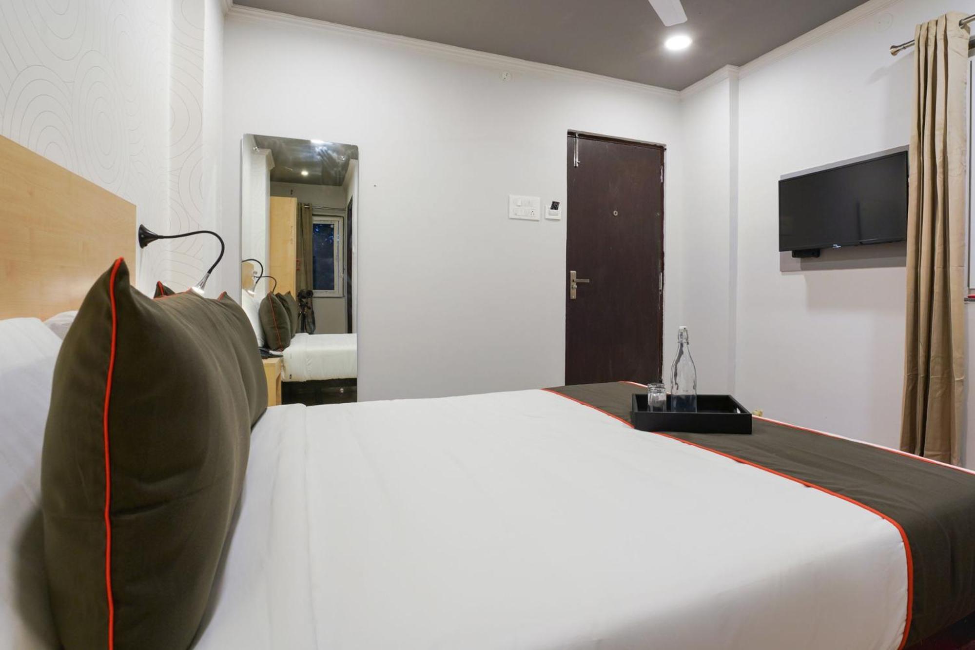 Fabhotel The Cinco Primera - Nr Kbr Park, Banjara Hills Hyderabad Exterior photo