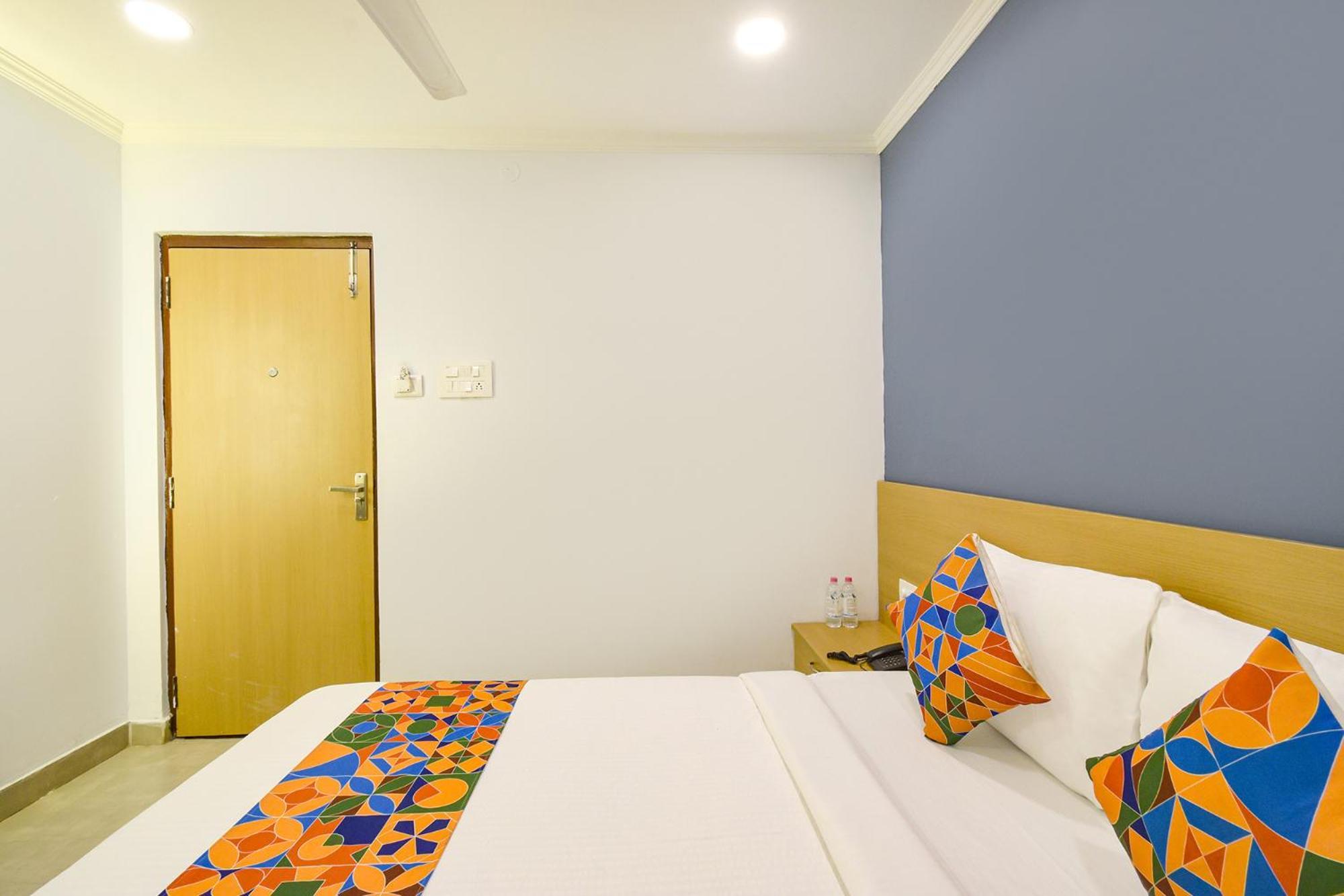 Fabhotel The Cinco Primera - Nr Kbr Park, Banjara Hills Hyderabad Exterior photo