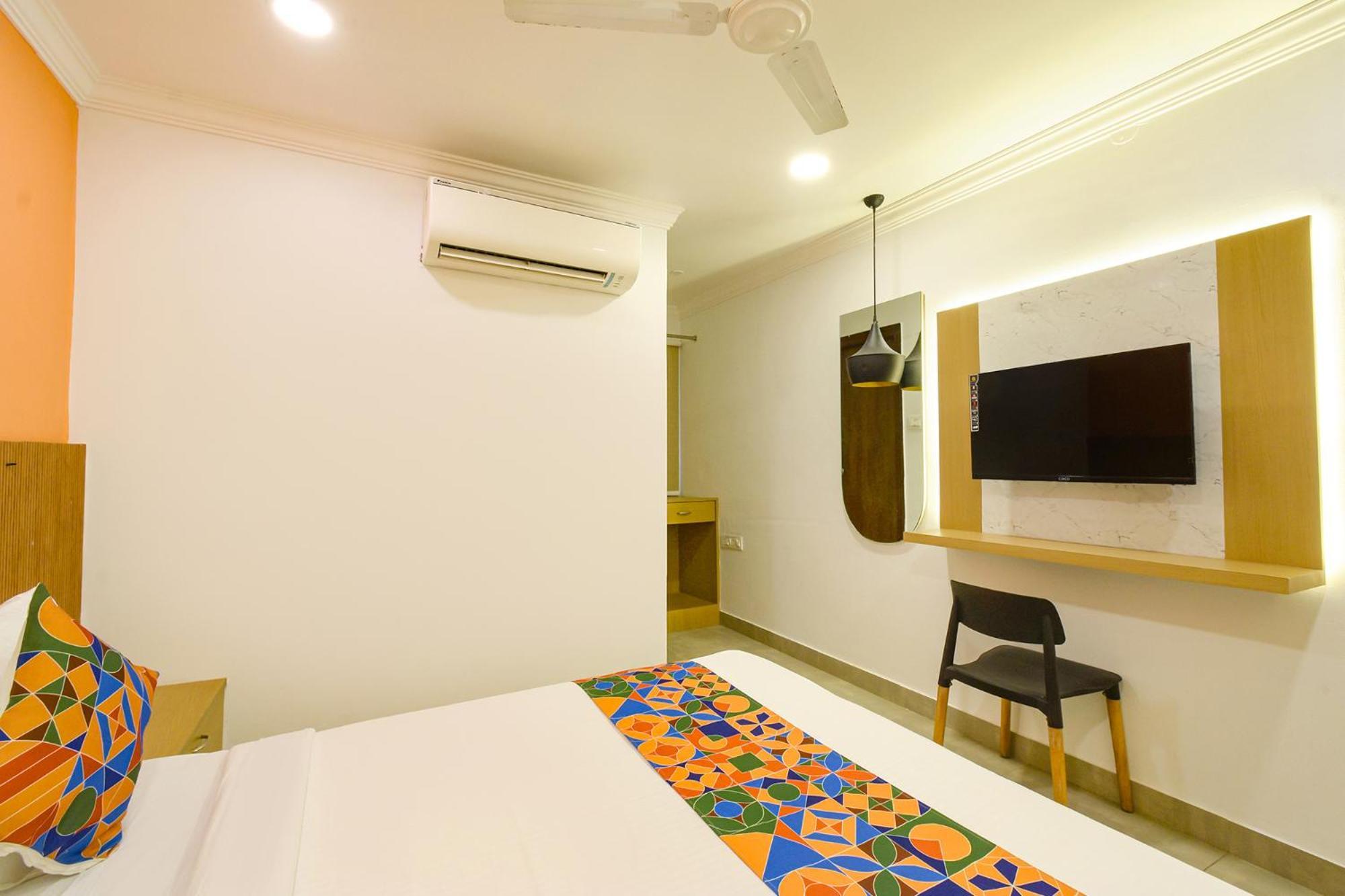 Fabhotel The Cinco Primera - Nr Kbr Park, Banjara Hills Hyderabad Exterior photo