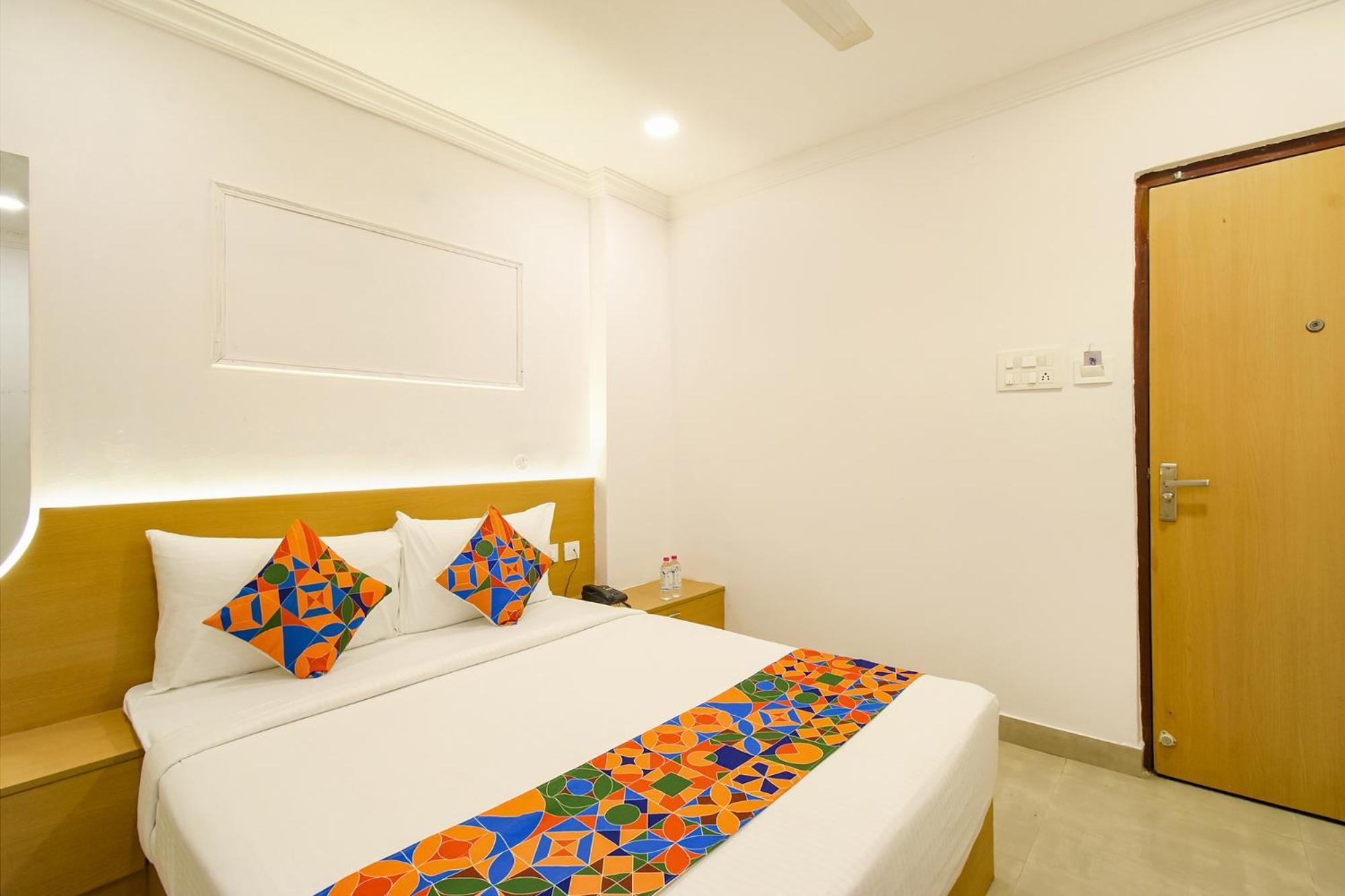 Fabhotel The Cinco Primera - Nr Kbr Park, Banjara Hills Hyderabad Exterior photo